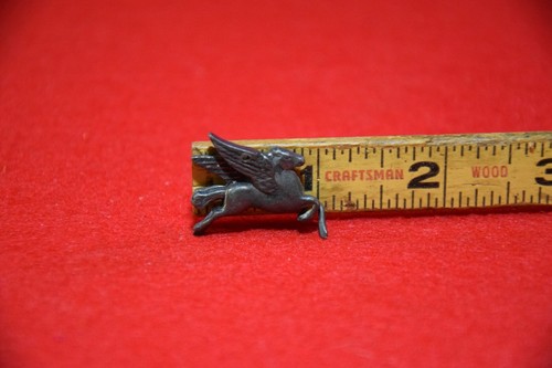 MOBIL PEAGASUS NECKLACE CHARM DEALER PROMO CAST METAL SIGN 1950s VINTAGE WINGED - Picture 6 of 11