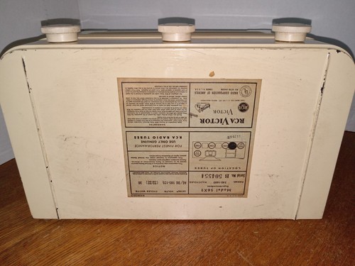 MUY RARO RCA VICTOR Modelo 56X2 Antiguo Tubo Radio CREMA Estuche Bakalita - Imagen 10 de 11
