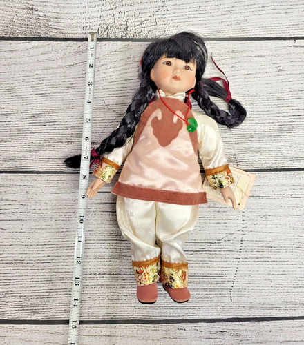 Treasures in Lace Asian Bisque Porcelain Doll Prestige Collection Ling Ling 14" - Picture 7 of 7