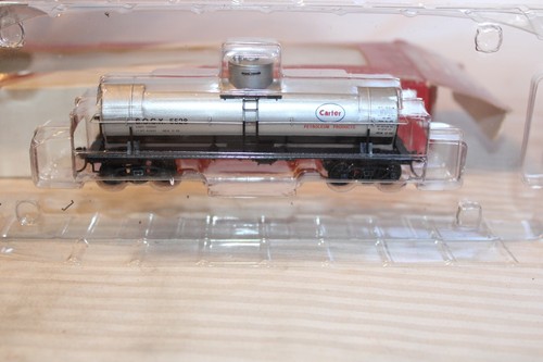 HO Scale Red Caboose, Single Dome Tank Car, Carter, Silver, #5528 - RR-33020-2 - Picture 3 of 3