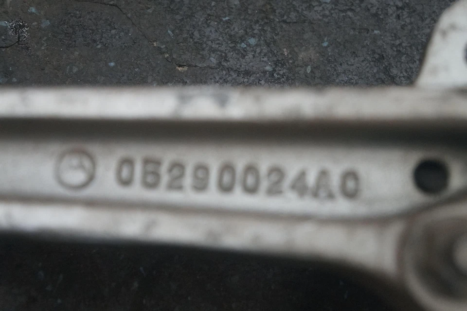 Brazo de control inferior derecho suspensión delantera 05290690ag OEM Dodge Viper 2013-17 Foto 4 de 4