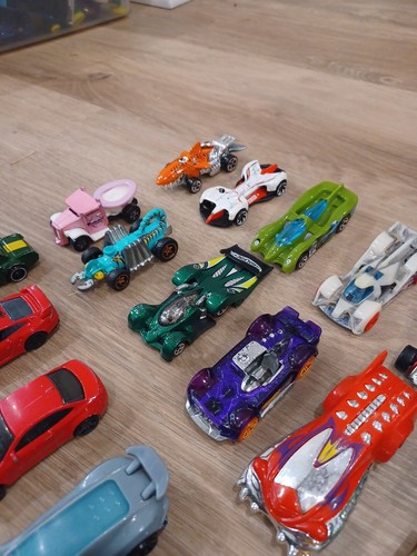 Hot Wheels Mixed Lot 35 Loose Cars Hot Tod's Street Trucks Various Years  2000s  - Picture 10 of 11