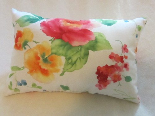 8" x 12 " Travel pillow pretty flowers - Picture 3 of 3