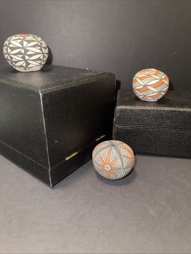 OLD ORIGINAL ACOMA PUEBLO POTTERY 3 Miniature Vases. Multi Color Signed GP Lot - Picture 1 of 12
