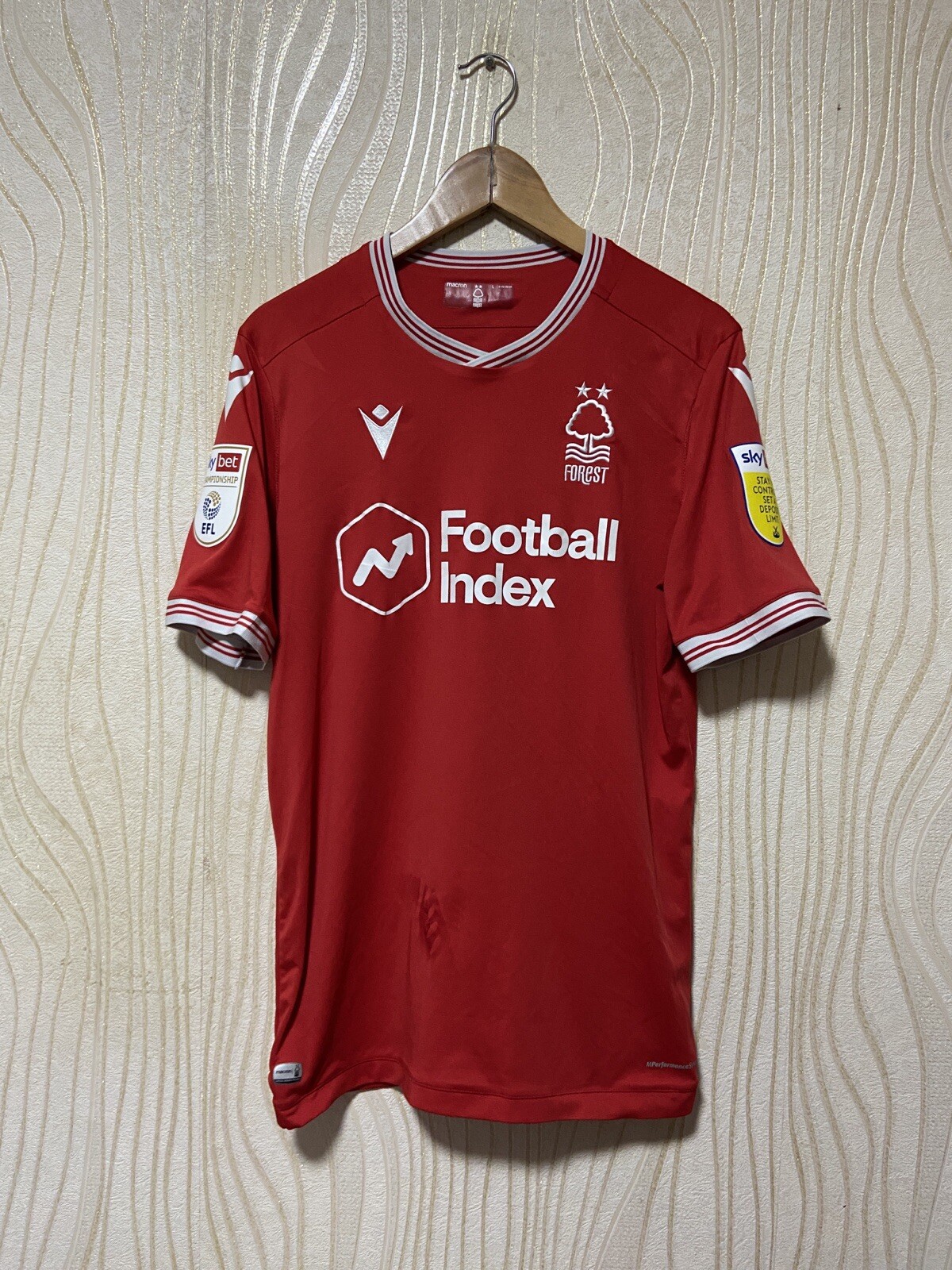 Picture 1 of 18