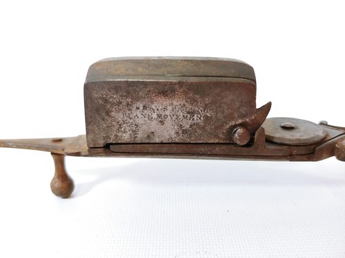 ANTIGUA VELA APAGADORA/CORTADORA - MOVIMIENTO PLANO PATENTE HOBDAY'S Tijeras - Imagen 2 de 11