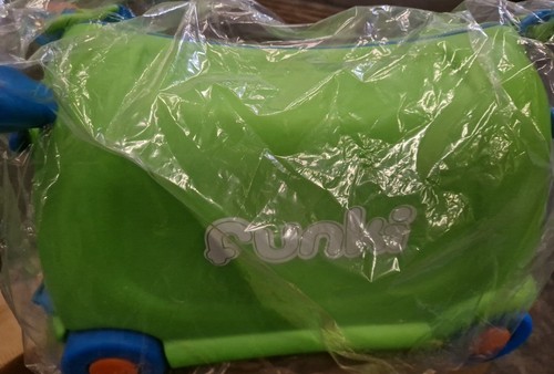 Kids Funkii Ride-On Suitcase Hand Luggage GREEN