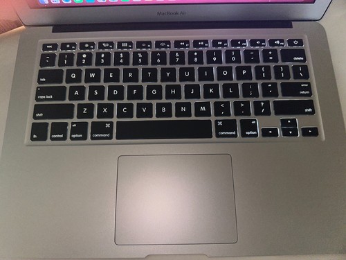2014 Apple MacBook Air 13.3" i5 1.4GHz 4GB RAM 128GB SSD A1466- Original Package - Bild 3 von 21