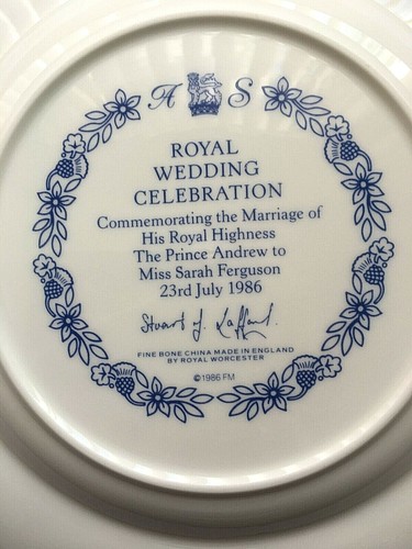 PRINCE ANDREW/SARAH 1986 ROYAL WORCESTER WEDDING PLATE. BOXED AND MINT. - Picture 4 of 9