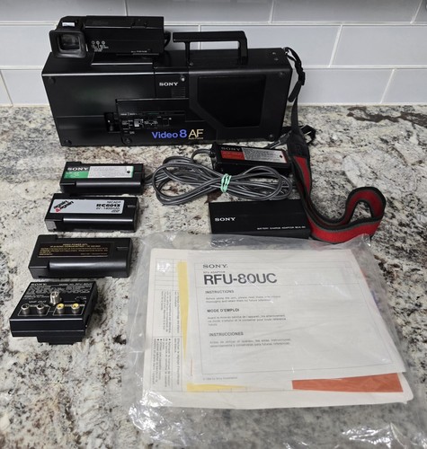 Vintage SONY CCD-V8AF Video Camera Recorder ▪︎ GREAT EXTRAS: Case, RFU-80UC, + - Picture 2 of 23