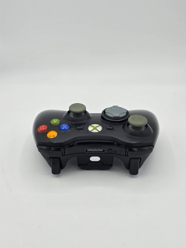 x2 Xbox 360 controllers + Nyko Charging Technologies Charging Dock + Batteries - Picture 8 of 8