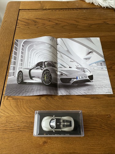 1/43 Panini Supercars Collection - 2013 Porsche 918 Spyder Car #8 + Magazin - Bild 2 von 10