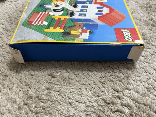 LEGO Town: Riding Stable (6379) Missing A Few Pieces - Picture 3 of 13