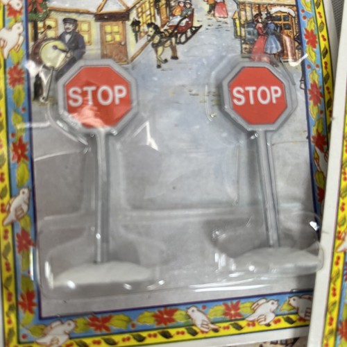 Vintage NOMA Dickensville Christmas Village Accessories and Figures Lot 8 Clock - Picture 14 of 16