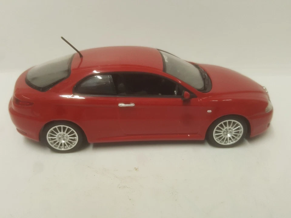 1/43 MINICHAMPS Alfa Romeo Alfa GT - Immagine 2 di 4