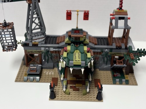 LEGO LEGENDS OF CHIMA: The Croc Swamp Hideout (70014) 100% Complete w/  Manuals  - Picture 4 of 8