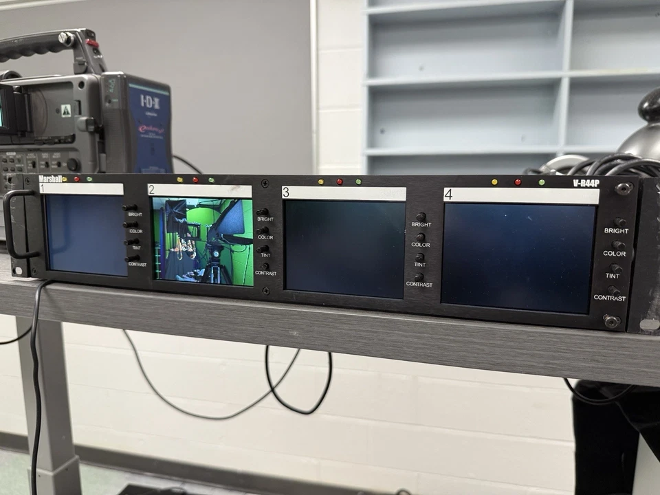 Marshall Electronics V-R44P Quad 4-Inch Rack Mount Monitors, Tested, WORKING - Image 3 of 4