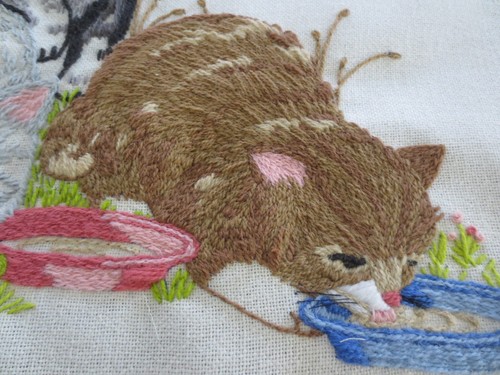 PANEL BORDADO KITTEN TRIO Crewel sin usar - 19,5" x 15,5" con diseño de 15" x 10" - Imagen 3 de 5