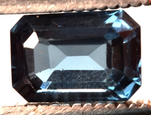 6,35 Cts. Piedra preciosa natural certificada con forma de esmeralda de topacio azul de Londres - Imagen 4 de 4