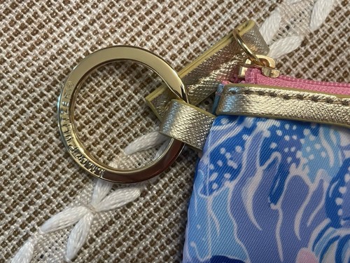Lilly Pulitzer ID Case Shade Seekers Pink Blue Tropical Coin Purse Keychain - Imagen 3 de 6