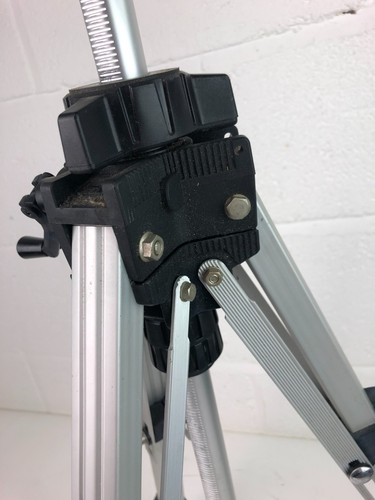 Slik 88 Camera/Video Tripod + Pan/Tilt Head - Picture 10 of 15