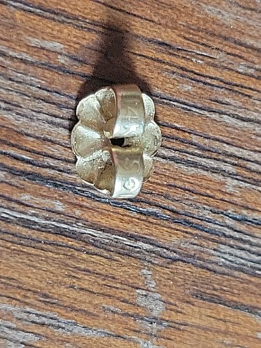 Vintage 14K Yellow Gold & 1/4 Carat Lab Grown Diamond Earrings - S◇K - 0.8 g. - Picture 11 of 15