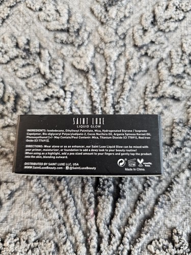 Saint Luxe Liquid Glow Highlighter - Radiant Finish-Pink - Picture 5 of 6