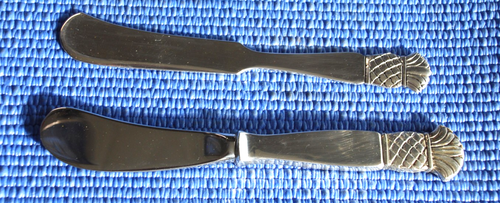 2 Butter Spreaders Knives Grenada Old Newbury Hand Wrought ONC Sterling Silver - Picture 1 of 8