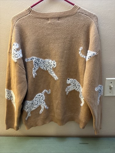 & Merci Brown Sweater With LEOPARDs Pullover Womans Sz Med Soft Cozy Fuzzy - Picture 7 of 7