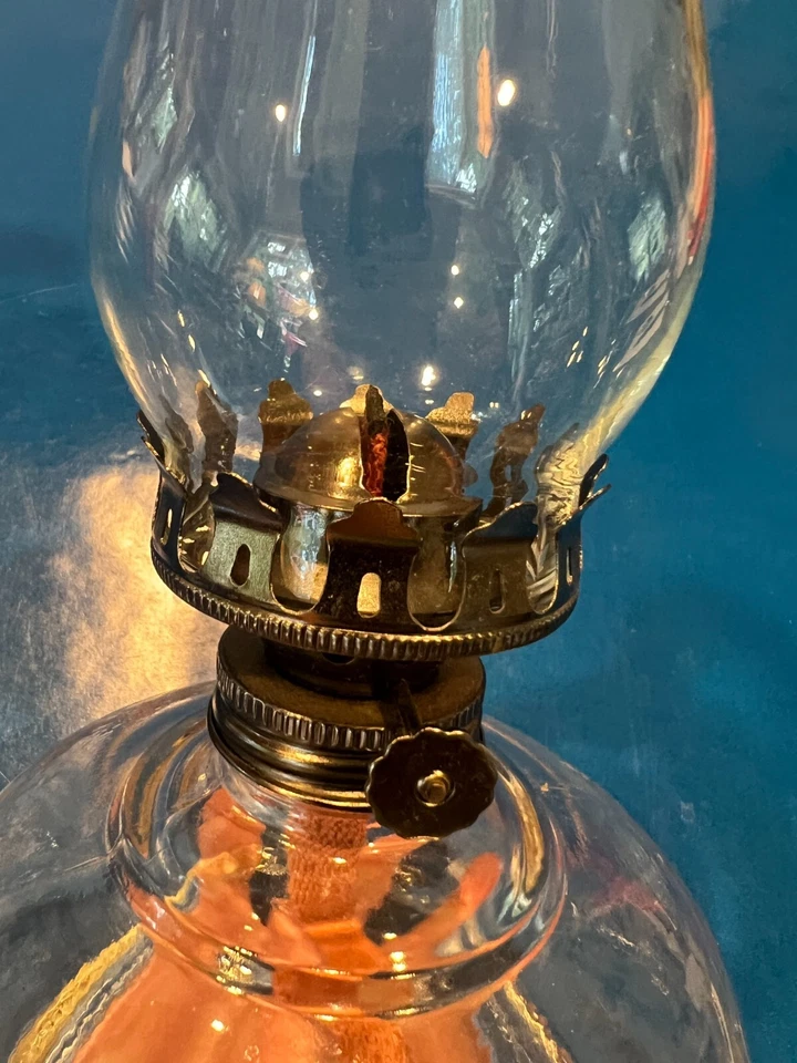 Lámpara de aceite Anchor Hocking lámpara huracán con chimenea 10" de alto vidrio transparente vintage Foto 2 de 4