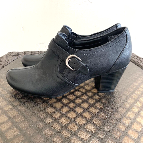 Yuu women's Melly leather shoes black buckle accent pilgrim heels size 10M - Picture 5 of 10