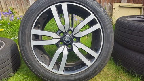 Land Rover Discovery 4 Landmark 20" Rims with tyres and TPMS fitted - Picture 4 of 6