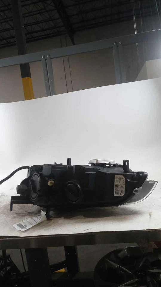 Used Right Headlight Assembly fits: 2013 Bmw X6 xenon adaptive headlamps Right G - Image 2 of 4