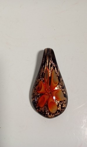 Beautiful Blown Glass Pendant with Floral Design - Picture 3 of 5