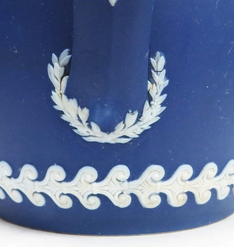 WEDGWOOD WASHINGTON & FRANKLIN BLUE JASPER WARE WATER PITCHER - Picture 9 of 9