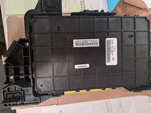 FORD SUPERDUTY SMART JUNCTION BOX,NEW IN BOX! - Picture 4 of 4