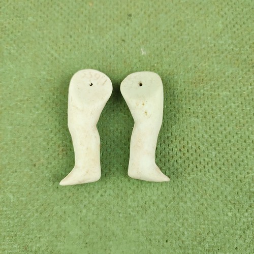 Antique porcelain baby doll legs for dollhouse doll, wire fixing, 1.85" / 47 mm - Picture 3 of 6