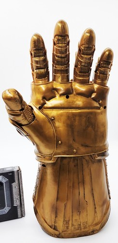 Disney Parks Guardians Of The Galaxy Cosmic Rewind INFINITY GAUNTLET + Stones - Picture 4 of 5