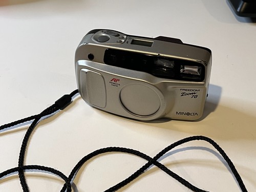 Minolta Freedom Zoom70 35mm Point&Shoot TESTED - Picture 2 of 8