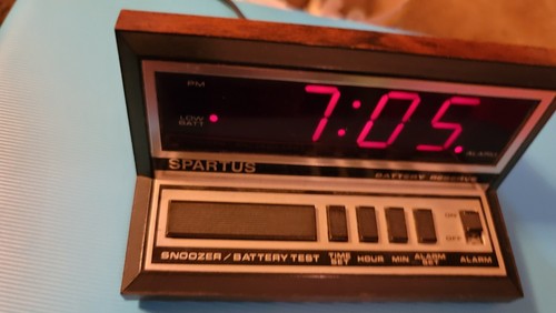 Vintage Spartus Electronic Digital Alarm Clock 526N Model 1140 Tested Works