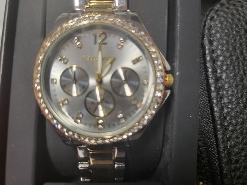 NEW IN BOX Alexis Bendel Ladies Analog Silver Gold Tone Watch & Wallet Gift Set - Picture 4 of 24