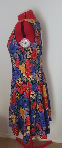 BNWT REVIEW Multicoloured Floral Fit & Flare Dress S16 RRP$279.95 - Picture 5 of 9