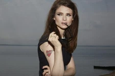 BEAUTIFUL SOPHIE ELLIS BEXTOR 8X10 PHOTO
