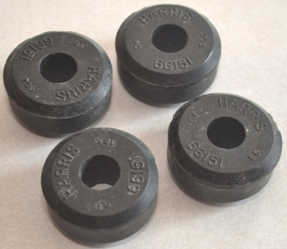 Bujes amortiguadores delanteros/traseros Ford Fairlane Galaxie 1957-1959 (x4) 1958 como nuevos de lote Foto 4 de 4