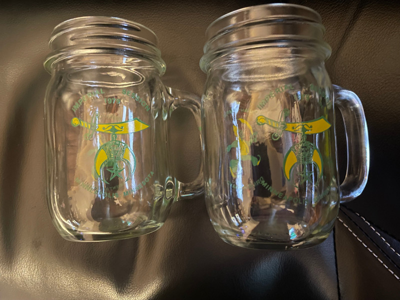 SET OF 2 - ZURHRAH TEMPLE - ORIENTAL BAND GLASSES - ANTIQUE - USED