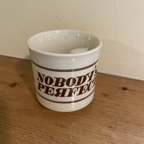 Vintage Gebäude 19 #19 Witz Kaffeebecher Tasse Nobody’s Perfect Handle Inside NH MA - Bild 4 von 9