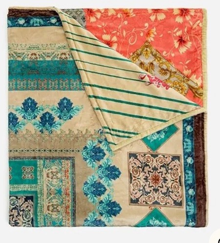 NUEVO CON ETIQUETAS Johnny Was CHAPMAN Acogedora Manta de Felpa Reversible con Bolso con Cordón - Imagen 4 de 4