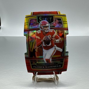 Patrick Mahomes 2021 Panini Select - Concourse Green & Yellow Prizm Die-Cut #2