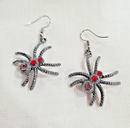 Spider Red Rhinestone Lightweight Dangle Earrings Silver Tone Tarantula  - Picture 1 of 2