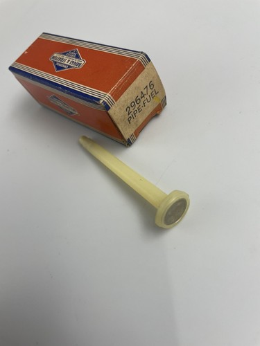 NOS Briggs & Stratton OEM 296476 Fuel Pipe - Picture 2 of 3